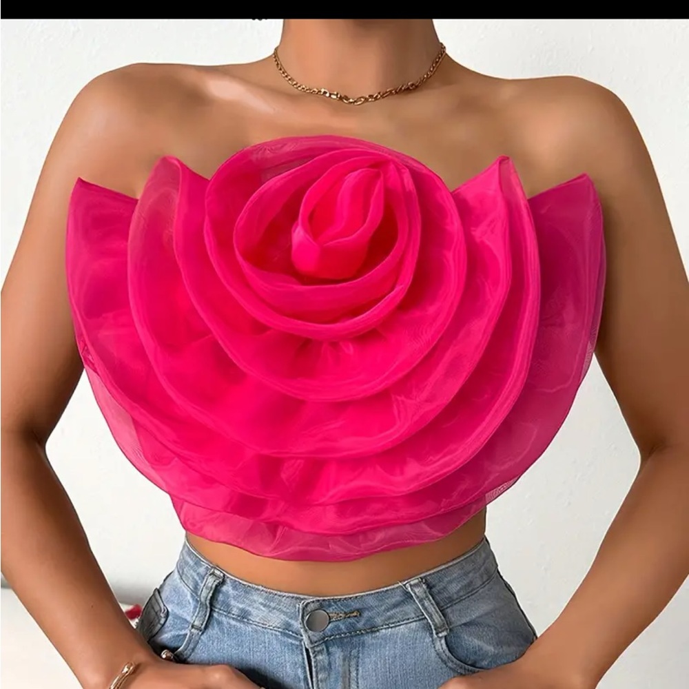 🆕Rosette Hot Pink tube top size L, small boutique